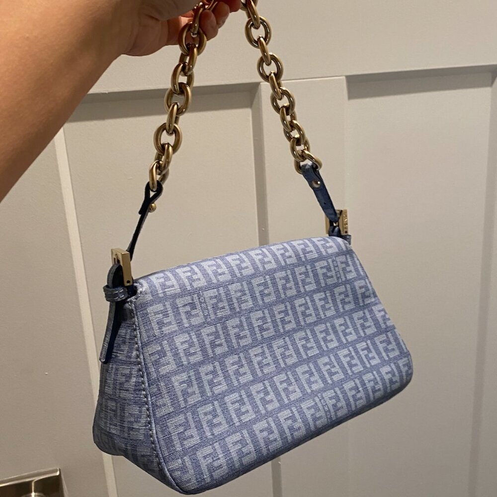 Fendi bag with a medal chain strap - Picture 2 of 7